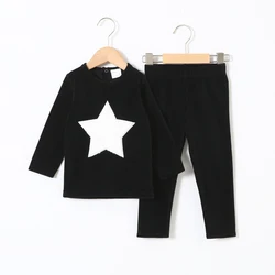 Conjunto de terciopelo para niños con diseño corazón y estrella