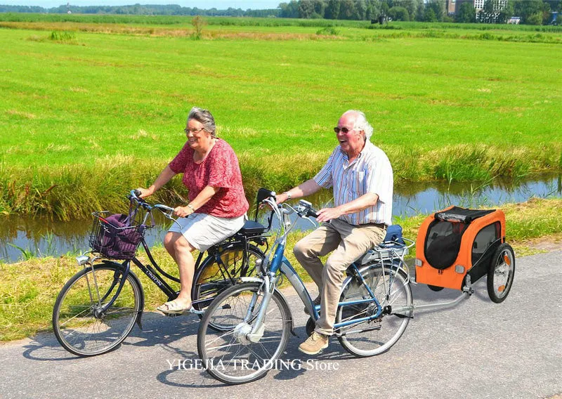 Vista frontal del remolque de bicicleta para mascotas