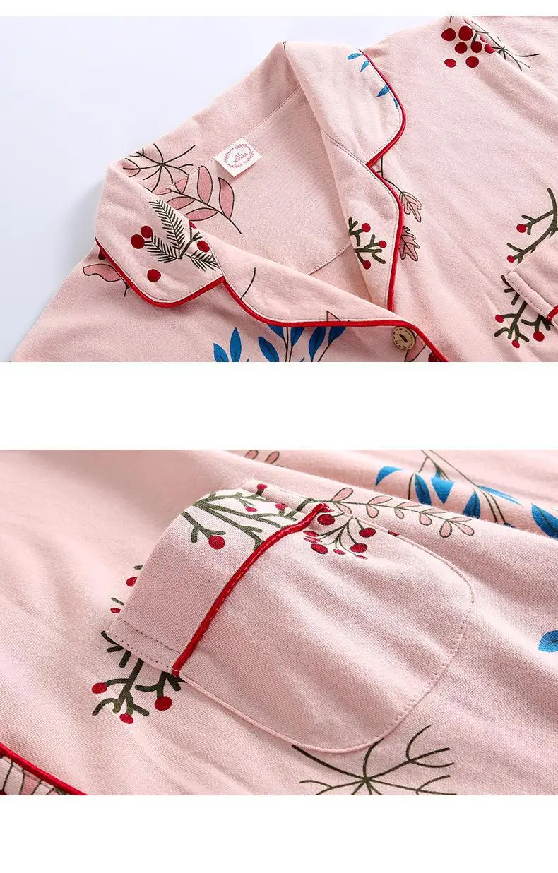 Una camisa rosa con moldura roja y un patrón floral
