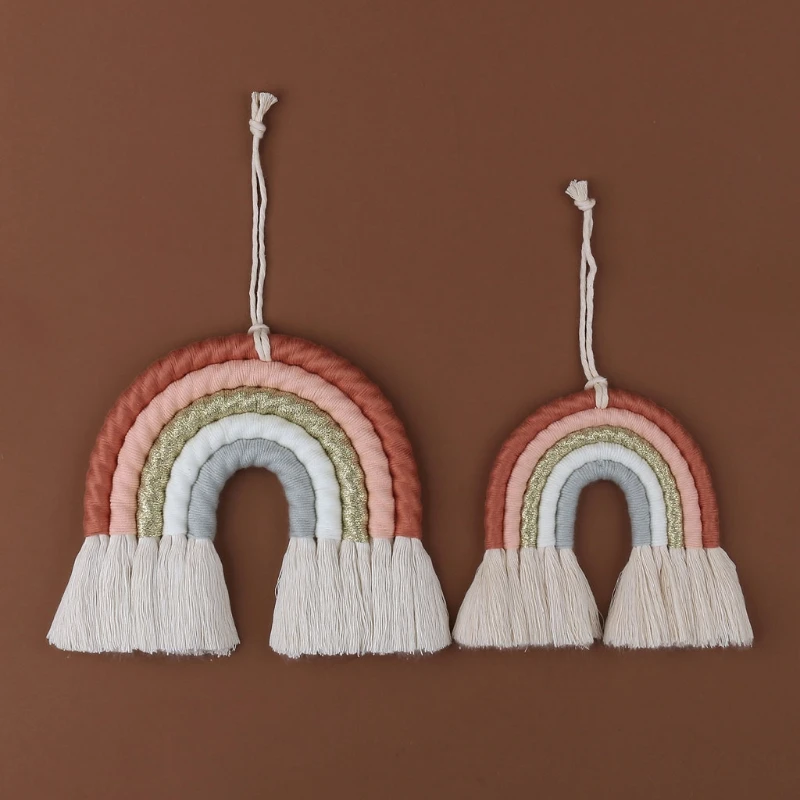 Detalle del tejido artesanal y las cuerdas de algodón de colores