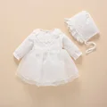 mode1 white dress