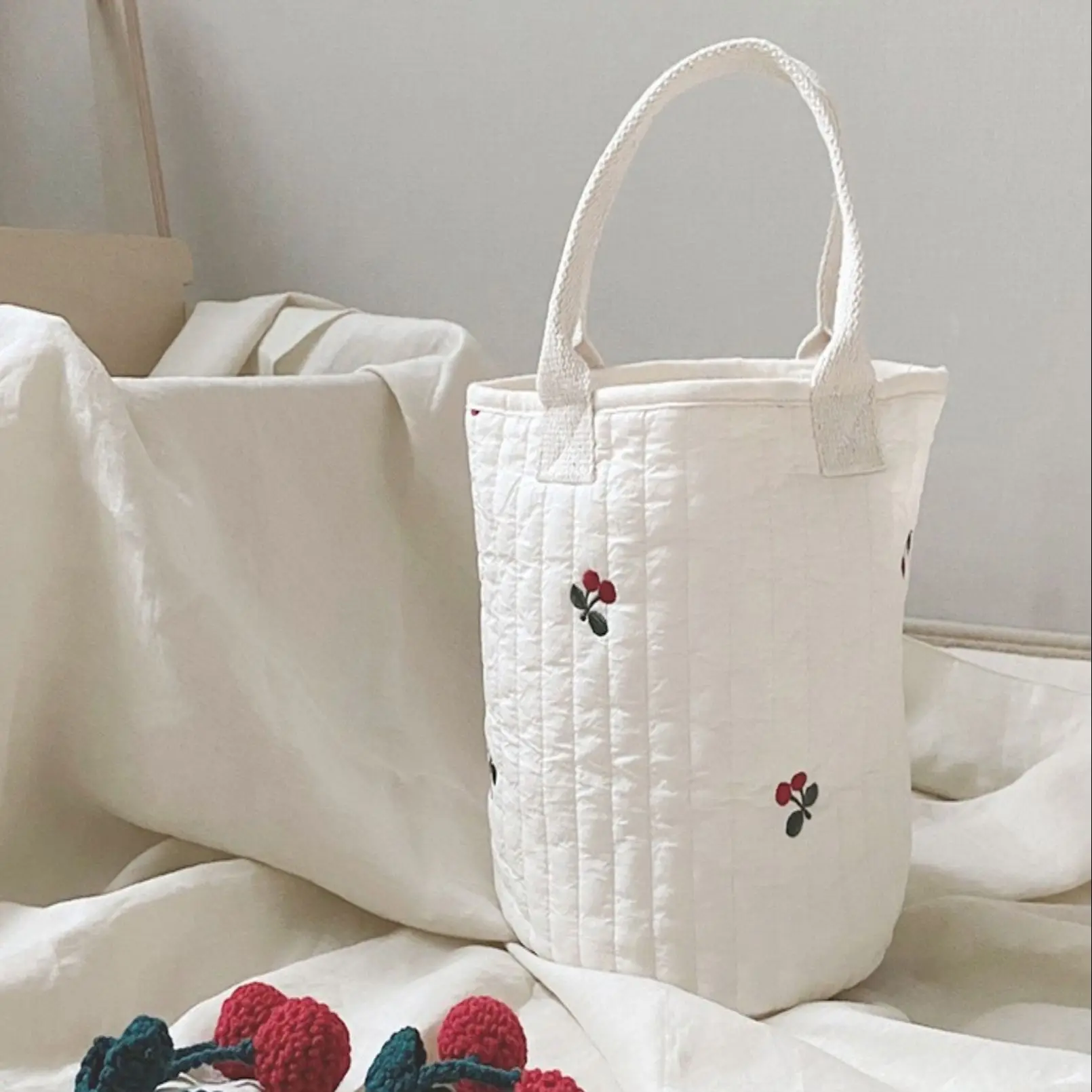 Bolsa de pañales acolchada de algodón coreano para bebé, organizador de pañales para bebé con bordado de oso de cereza, bolsas para mamás, cosas para bebé - imagen 2