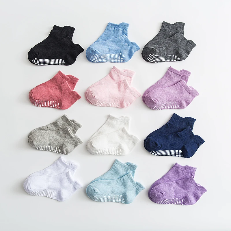 Calcetines antideslizantes de algodón con suela de goma para niños - imagen 2