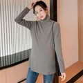 Gris oscuro