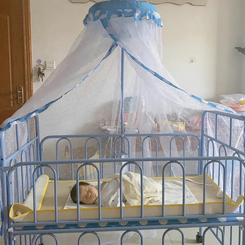 Cuna multifunción para bebé con mosquitera empalmable y cama grande - imagen 4