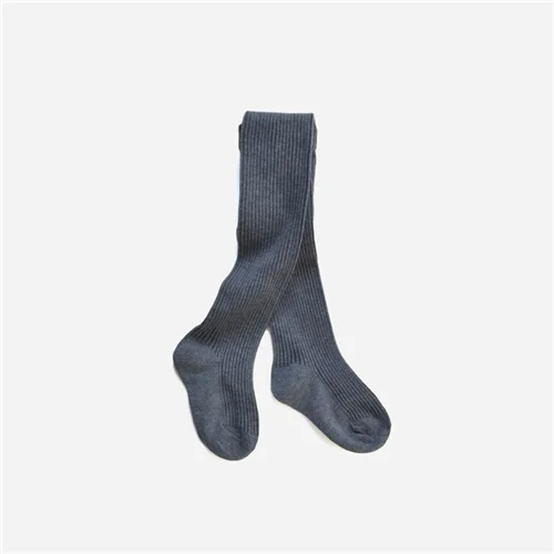 Gris oscuro