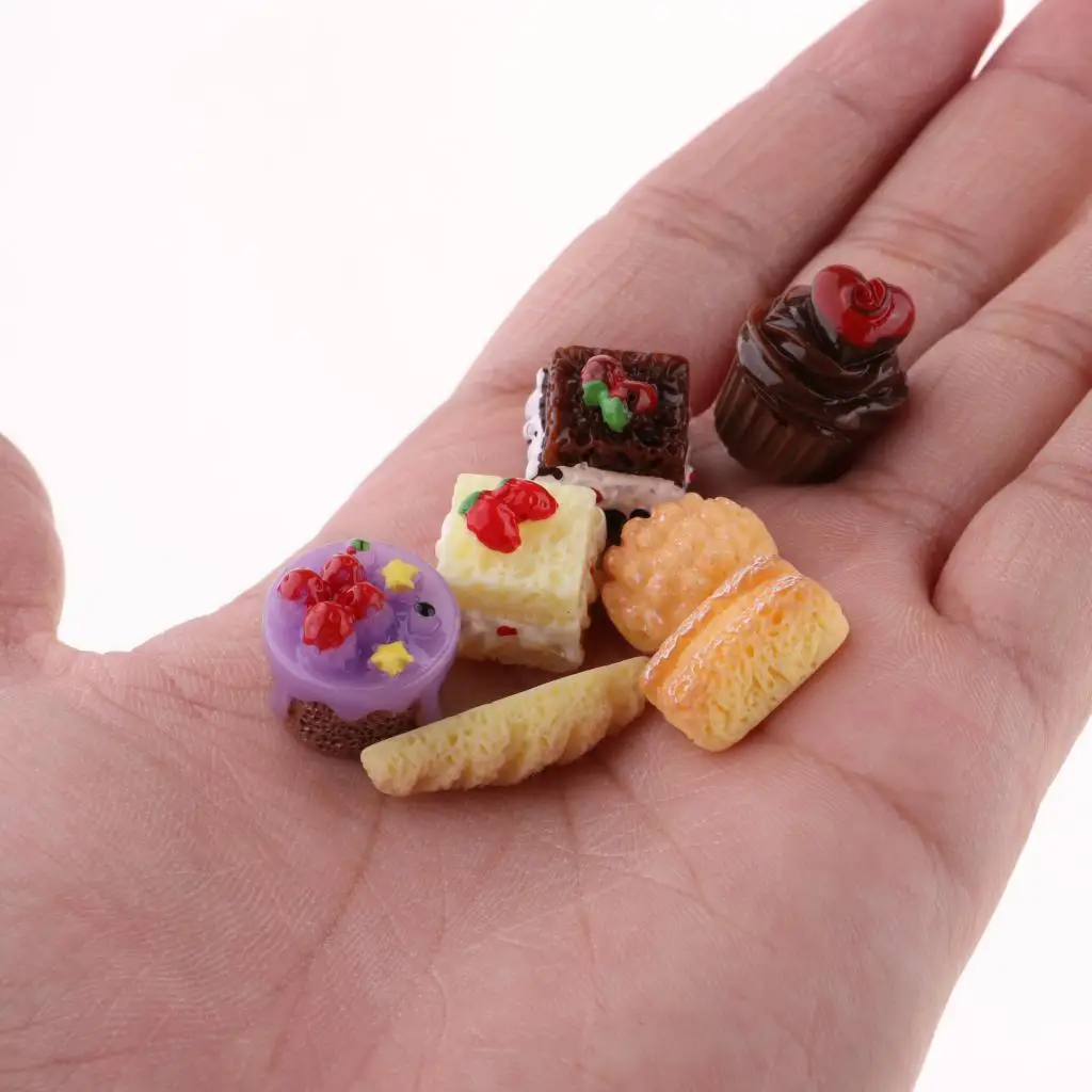 1:12 Dollhouse Miniature Food Cake Plate Breads Set for Kitchen Table Decoration Accessory perfect for pretend play toys