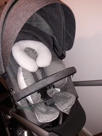 Colchoneta impermeable para cochecito con soporte de cuello y cabeza - imagen 4
