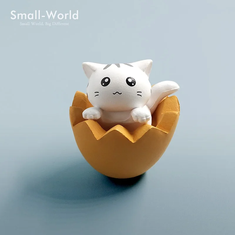 Egg White Cat