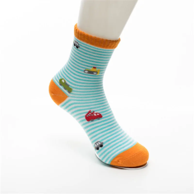 5 par/lote 2017 calcetines de algodón rayado con dibujos de coches para niños de 2 a 10 años calcetines para niños y niñas - imagen 4