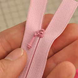 Mini cremalleras invisibles para muñecas – DIY y scrapbooking