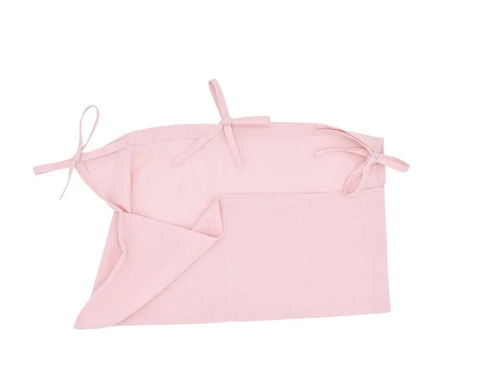 Bolsa colgante instalada en habitación decorada - resultado final