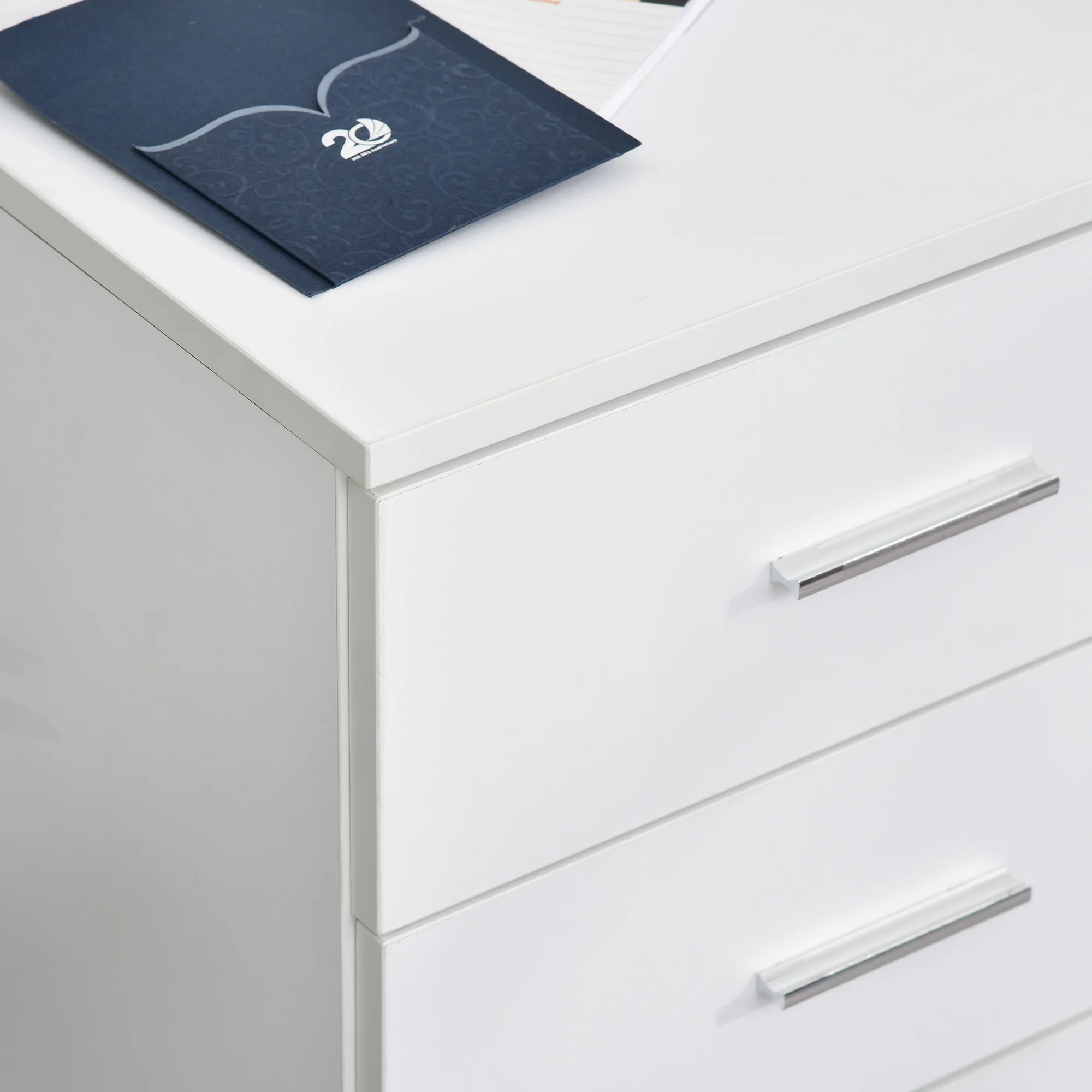 Vinsetto Cajonera Oficina con Llave y Ruedas con Freno 3 Cajones para Despacho y Hogar Cerradura 40x40x61,5 cm Blanco - imagen 4