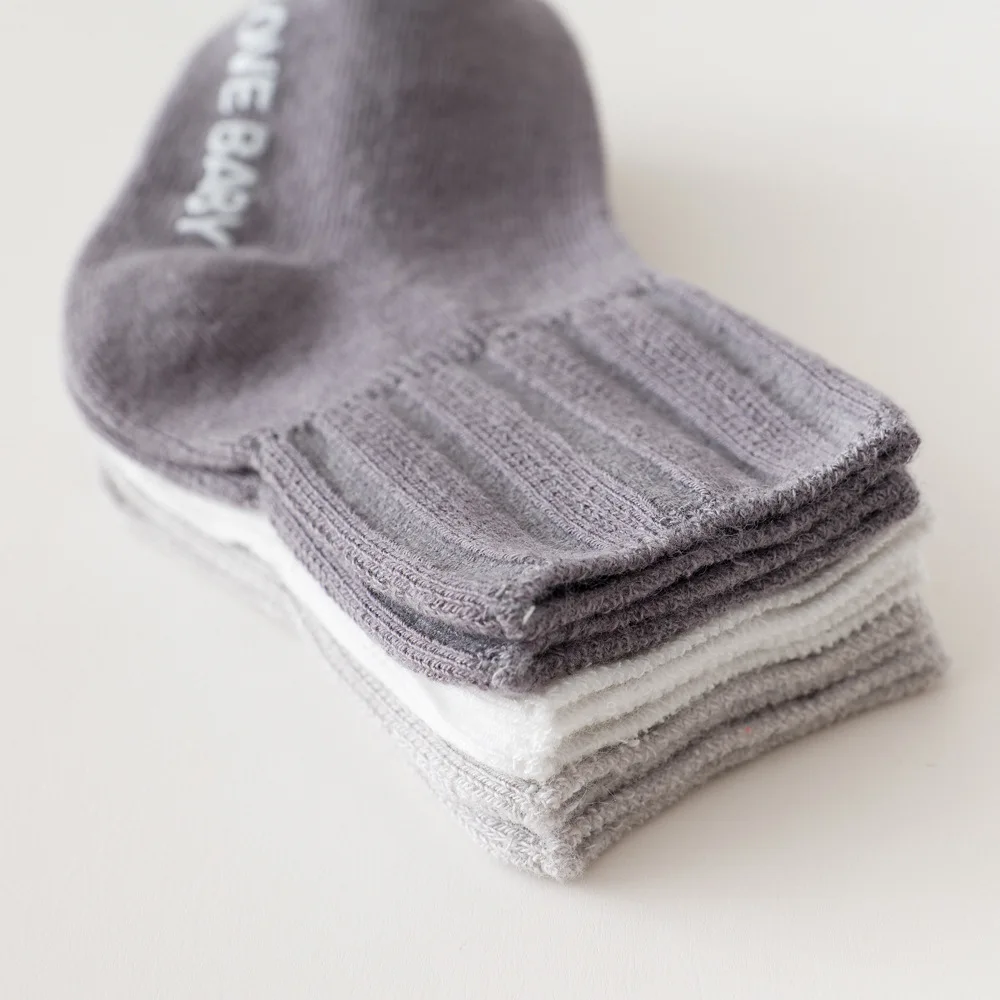 Calcetines antideslizantes de algodón suave para bebés - imagen 5