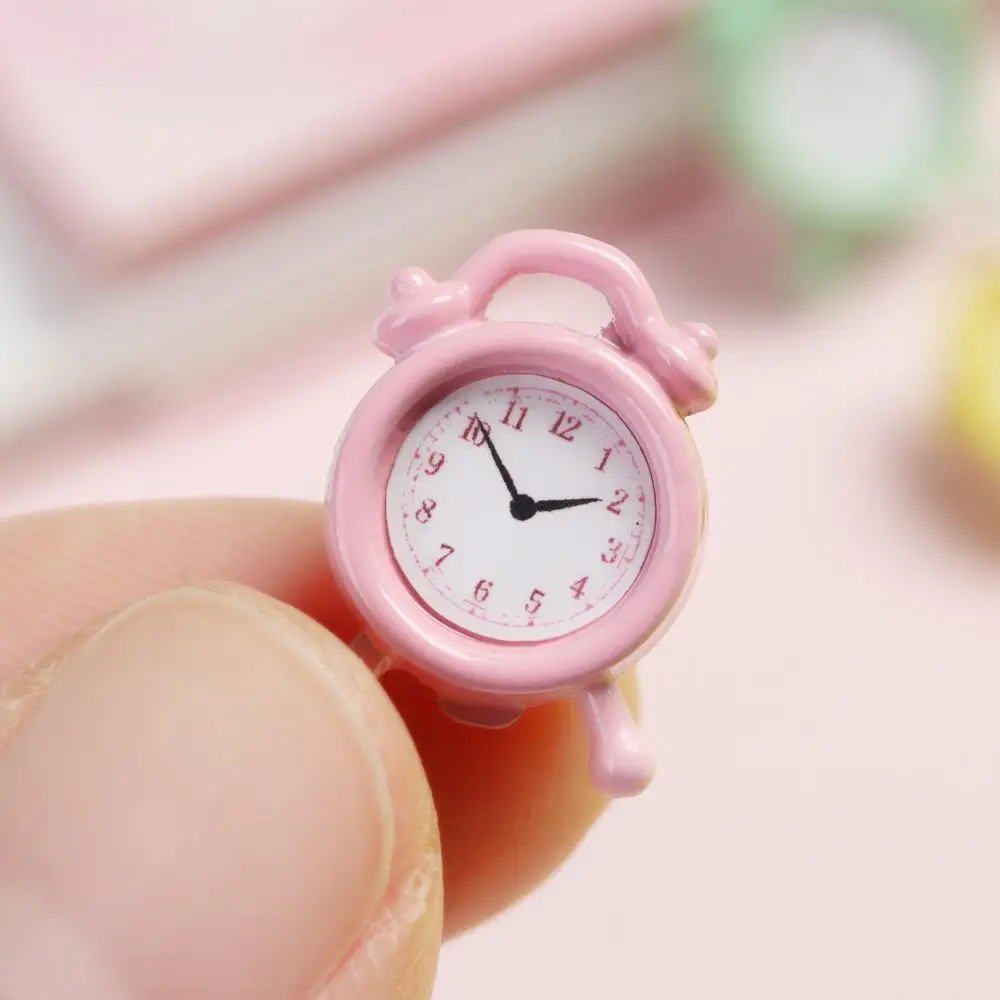 Mini reloj despertador de Metal a escala 1:12, Decoración de casa de muñecas, juguete en miniatura, accesorios para cocina y sala de estar, 1 ud.