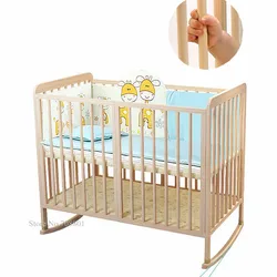 Cuna multifuncional de pino para bebé con mosquitera y mecedora