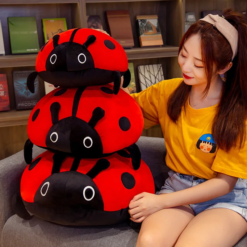 Peluche de mariquita suave – Cojín decorativo para niños - imagen 5