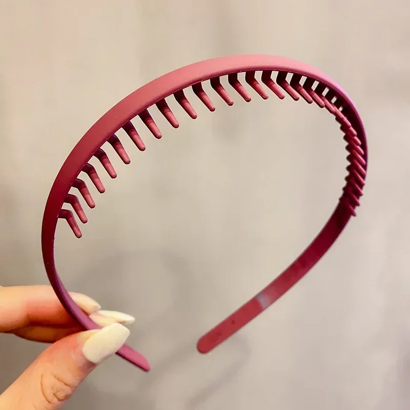 red hair comb