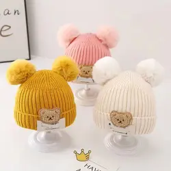 Gorro de invierno infantil con borla de pelo suave