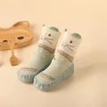 light green cat