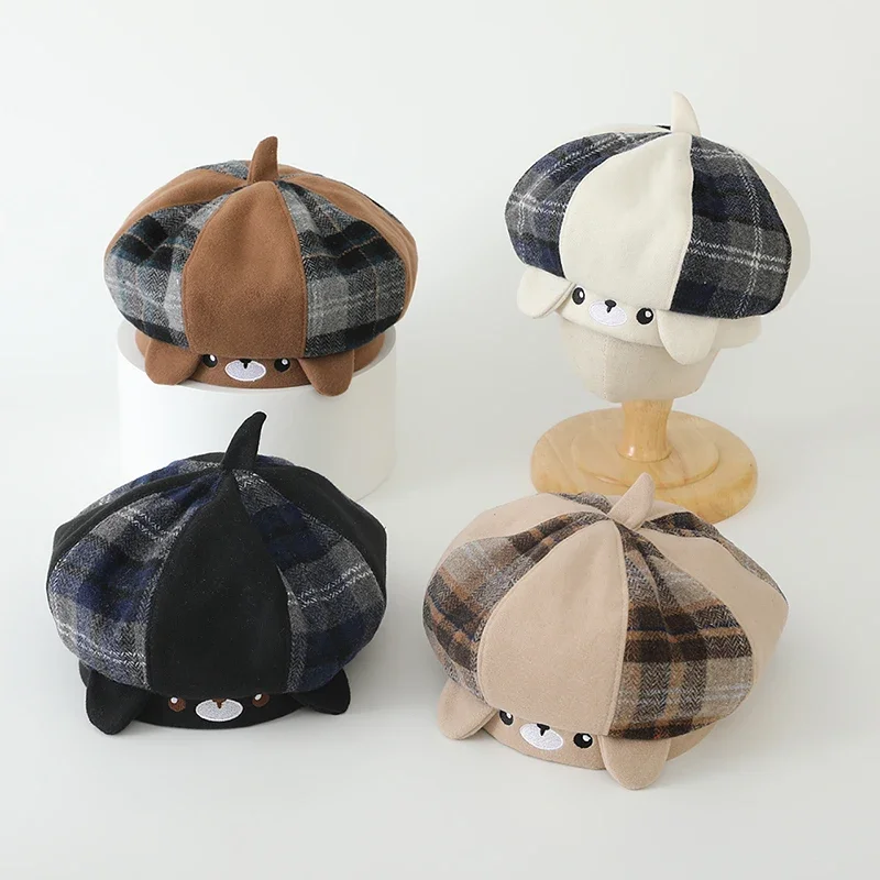 Boina a cuadros con oso para niñas – Accesorio de moda infantil otoñal - imagen 5
