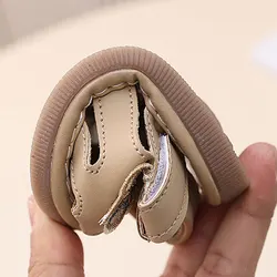 Zapatos de cuero con flores para bebé, suela suave descalza