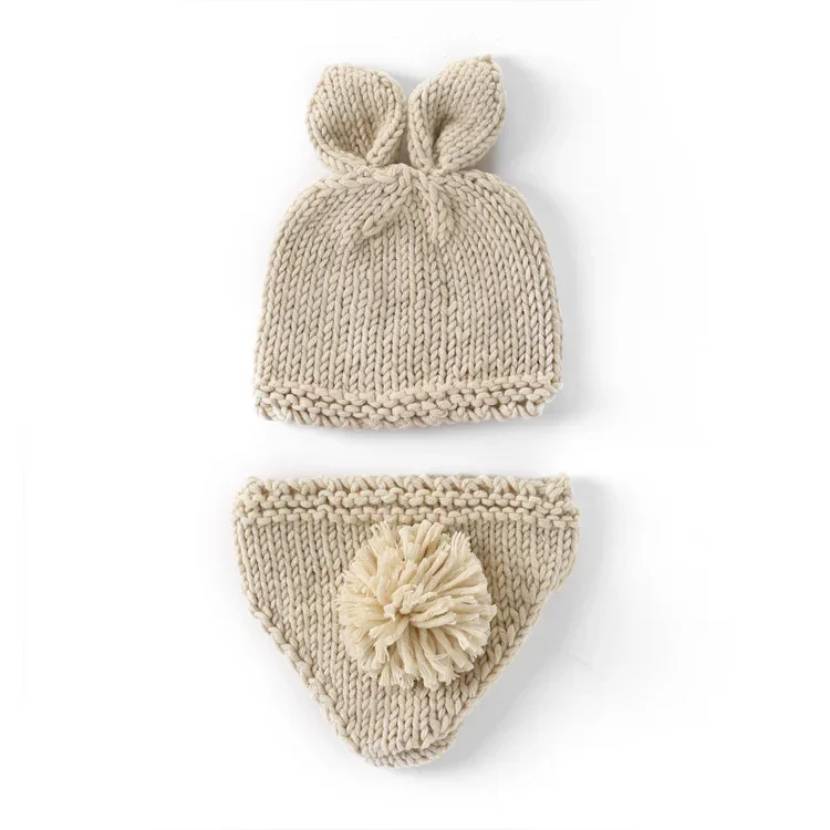 Conjunto de ganchillo recién nacido con gorro de conejo - imagen 2
