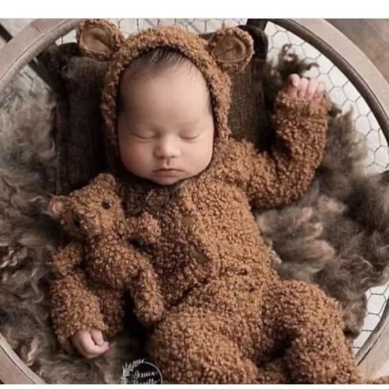 Pelele de recién nacido con dibujos de oso para sesión fotográfica - imagen 2