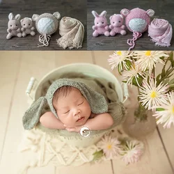 Adornos newborn artesanales: conejo y oso para fotos de bebé