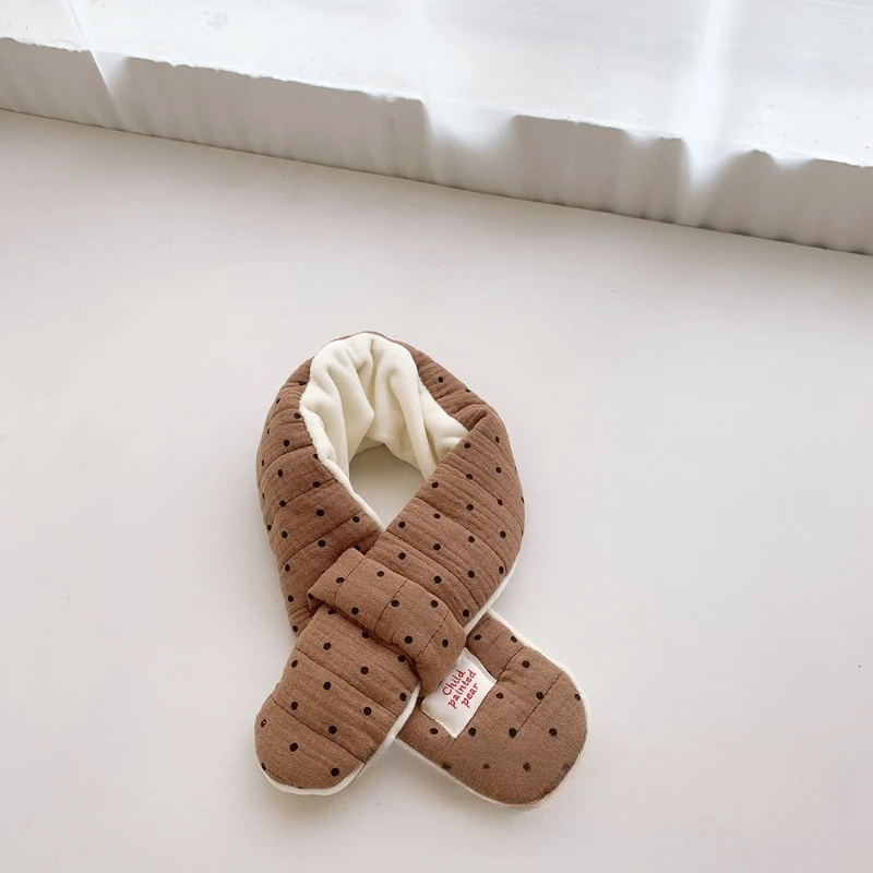 Bufandas lindas coreanas de invierno INS para bebés: hilo de algodón versátil, diseño cruzado, polainas cálidas y cómodas para el cuello para bebé. - imagen 3