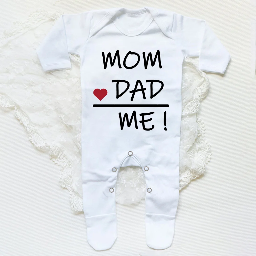 Detalle de la cremallera frontal del babygrow