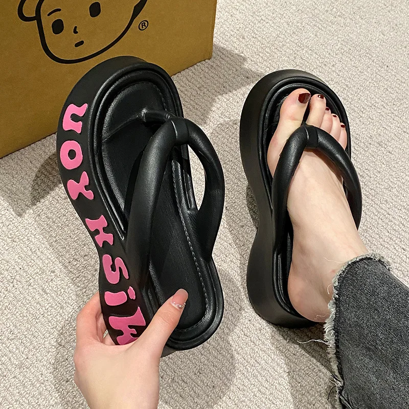 2025 nuevas chanclas de plataforma de verano para mujer, zapatos de calle para el hogar, zapatillas de playa de interior de suela gruesa para niñas, sandalias de moda sin cordones - imagen 5