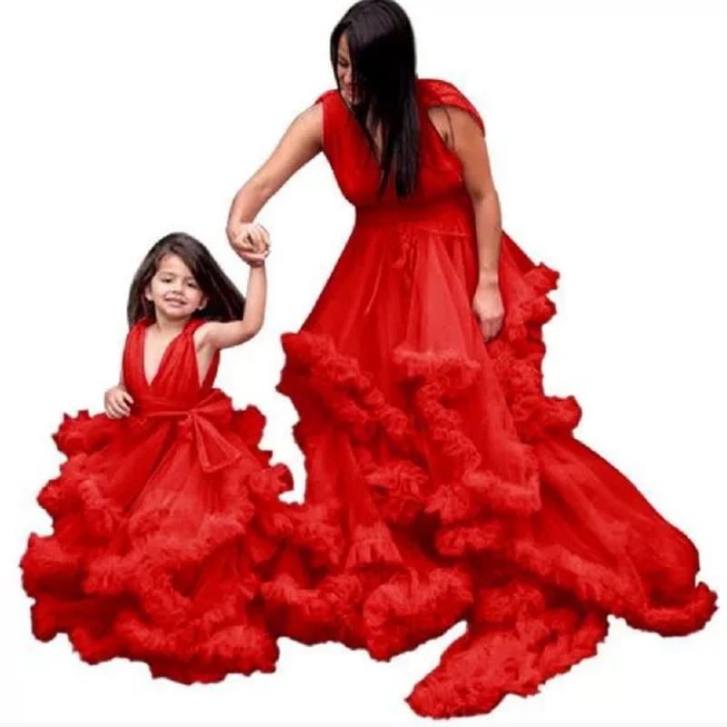 Vestido a juego madre e hija con cuello en V y volantes - imagen 2