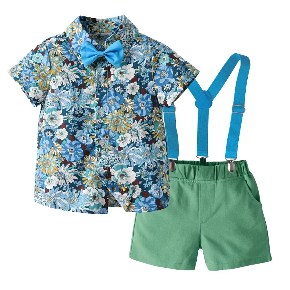 Traje infantil de verano con camisa floral y pajarita para niños