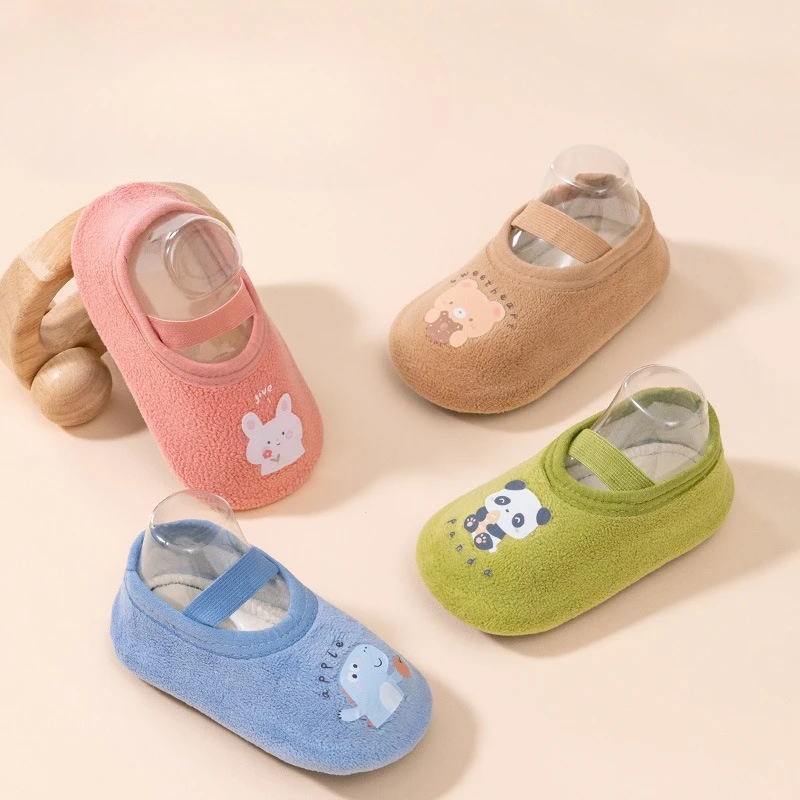 Calcetines antideslizantes para bebé, calcetines cálidos de invierno para recién nacido con suela de goma para niñas y niños, zapatillas de suelo para niños pequeños, novedad - imagen 4