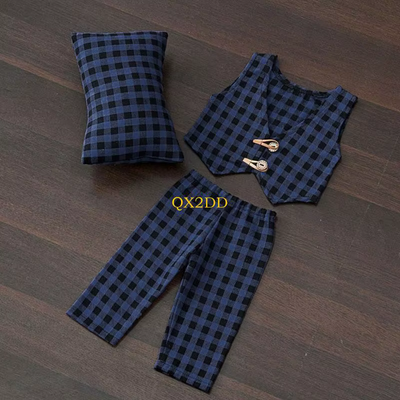 Conjunto fotográfico bebé: chaleco a cuadros con almohada - imagen 2