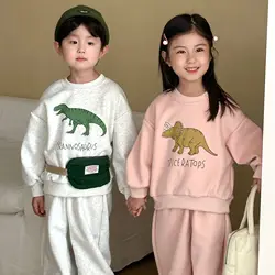 Conjunto sudadera con capucha para niña