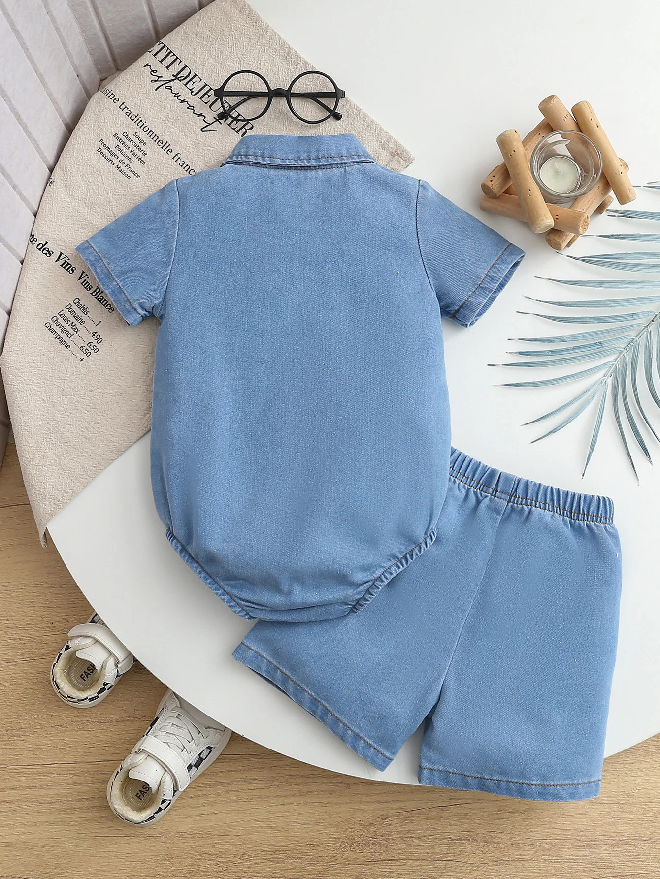 Conjunto vaquero bebé niño camisa solapa y pantalones cortos - imagen 4