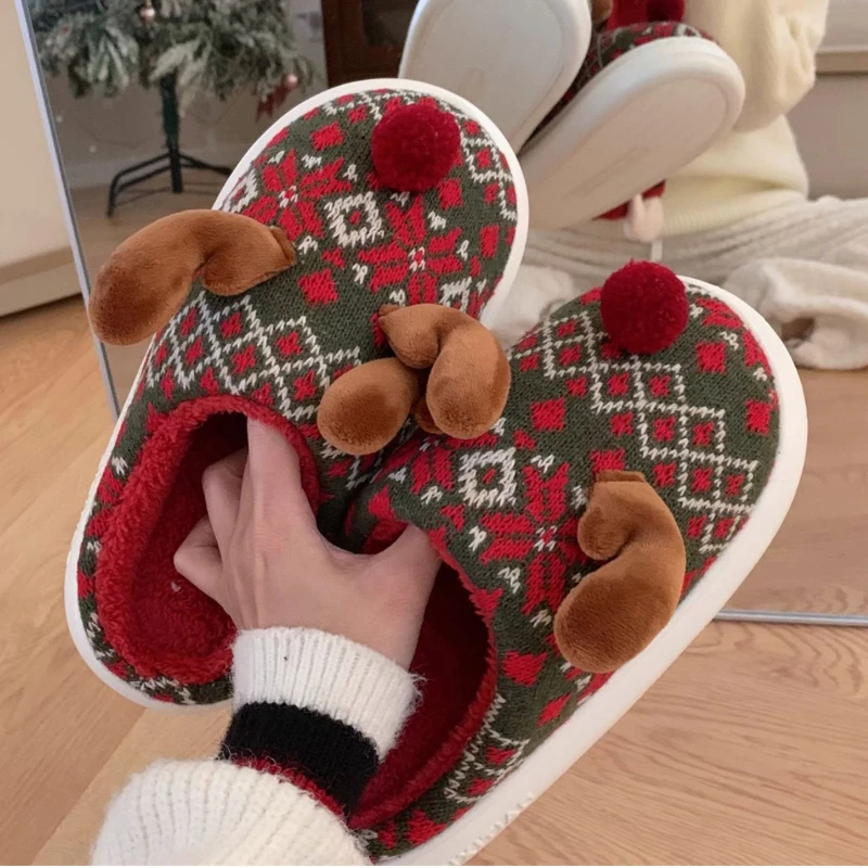 Zapatillas mullidas de interior para mujer, zapatos cálidos de invierno con bonitos ciervos de dibujos animados, zapatillas de algodón de Navidad antideslizantes de felpa suave para el suelo del hogar - imagen 4