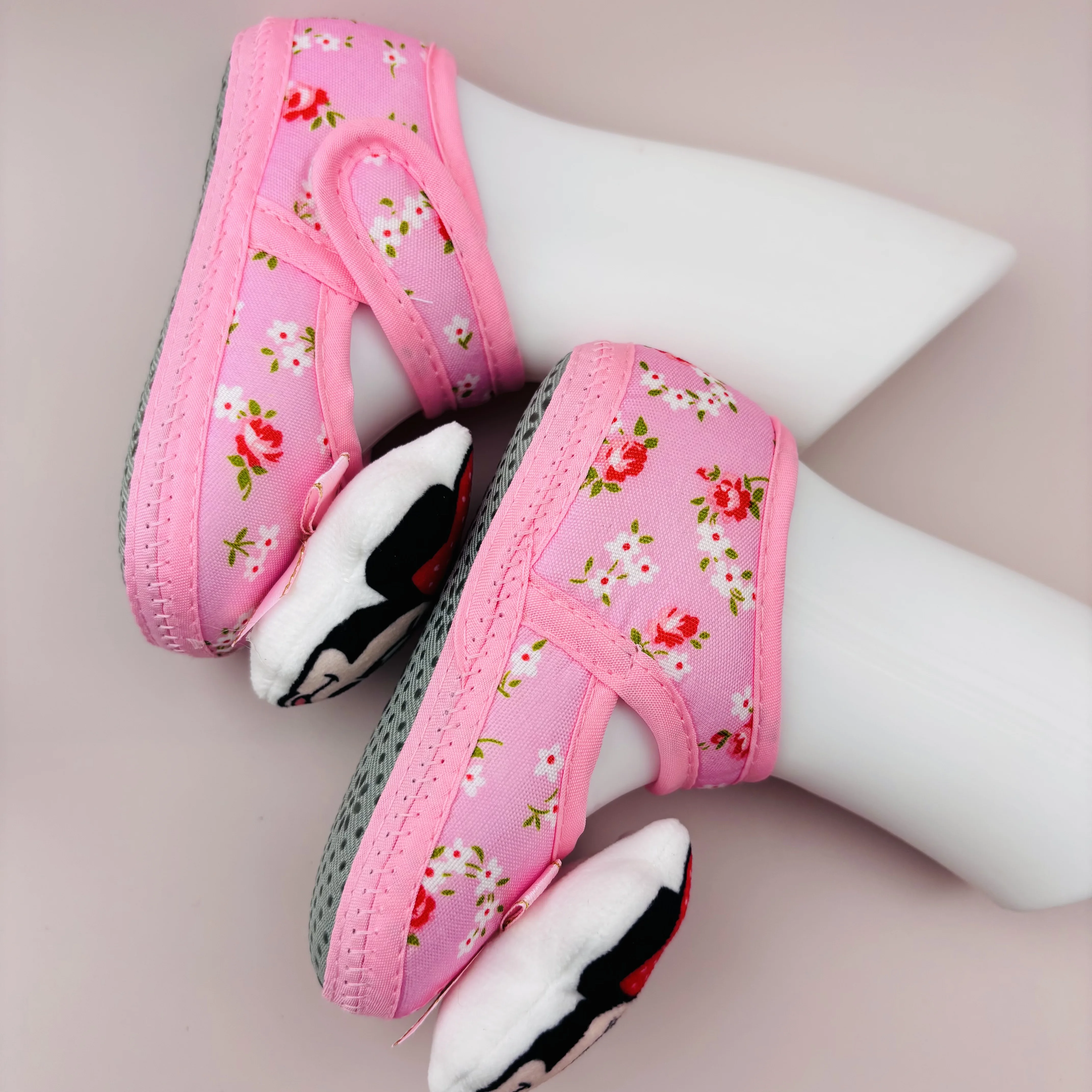 Traje para gatear para bebé, pantalones para gatear para recién nacido, pegatinas de Mickey Mouse, pantalones para gatear para bebé, zapatos para la cabeza de felpa 3D, tiro para bebé - imagen 3