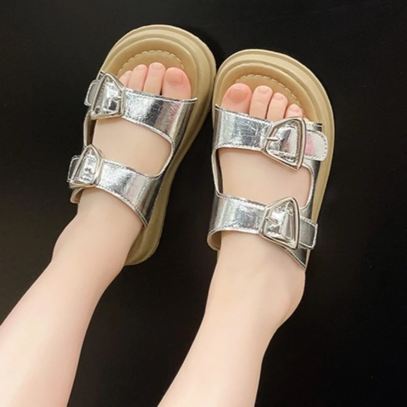 Zapatillas de verano, nueva moda, sandalias sencillas para niña, versátiles, antideslizantes, suela blanda, zapatos para chico, cómodas zapatillas informales de playa para niño - imagen 4