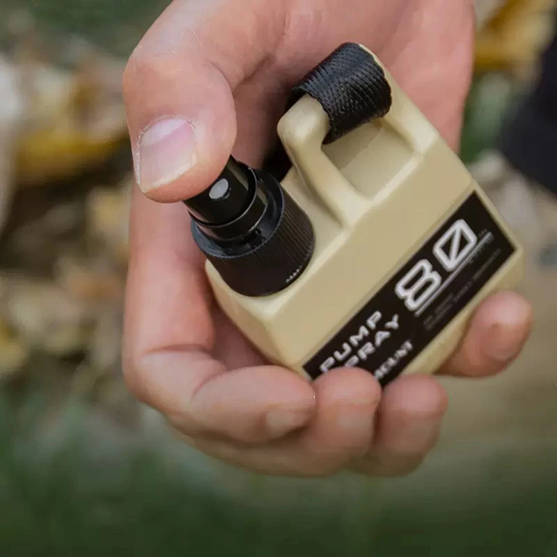 Botella pulverizadora con bomba para exteriores de 80Ml, botella tipo prensa, portátil, de viaje, con hebilla, pulverizador líquido embotellado para usos múltiples - imagen 3