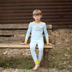 Pijamas de verano a juego para hermanos con estampado carrusel