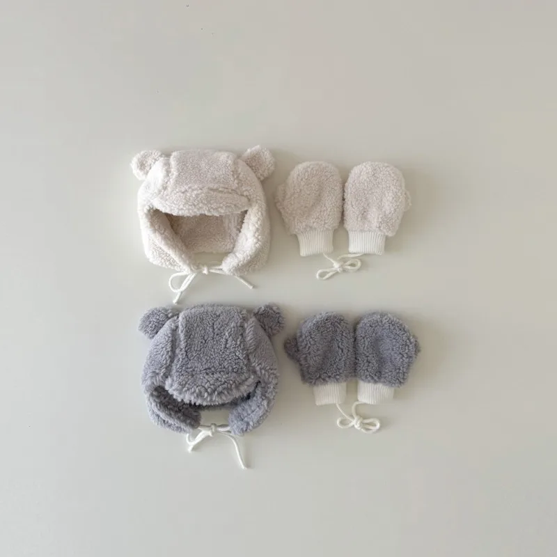 Gorro de invierno con temática de oso bonito con guantes adjuntos, gorro térmico con protección para los oídos para bebés, manoplas con capucha forradas de lana Polar - imagen 3