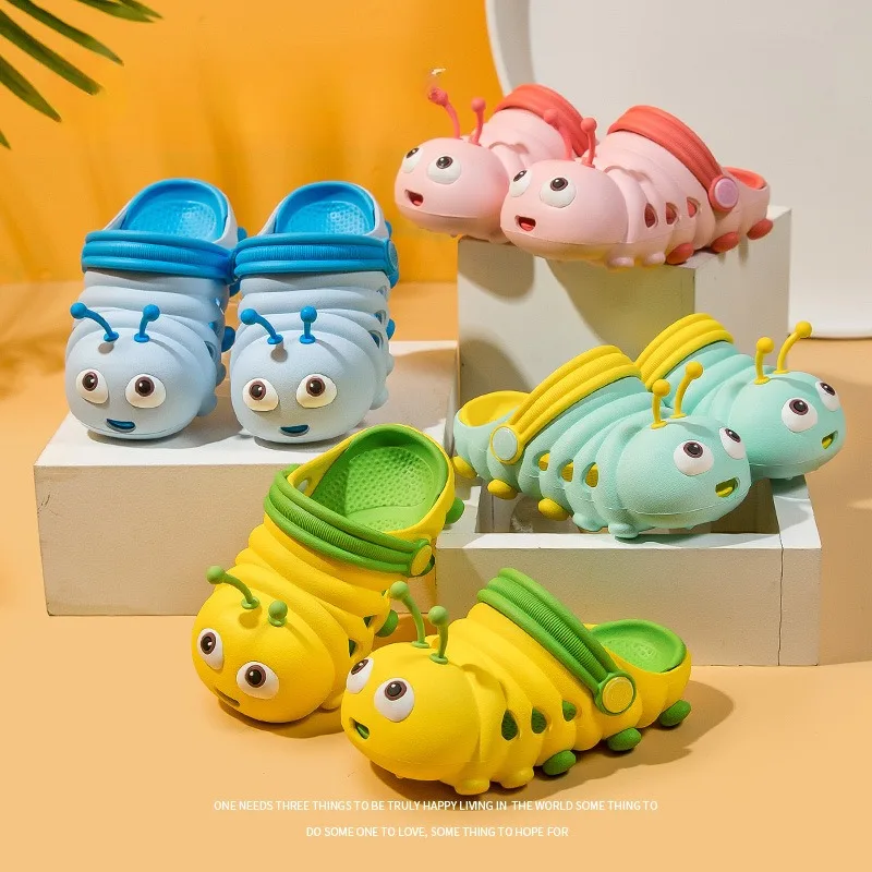 Zapatos con agujeros para niños de verano, sandalias con bonitos dibujos de oruga para bebés y niñas, zapatillas antideslizantes de suela suave transpirable para niños de 1 a 4 años