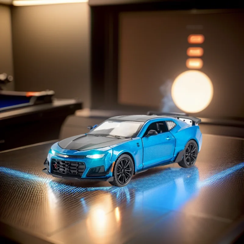 Coche de fundición a presión, modelo de coche analógico de Zinc, aleación de Camaro, Hornet, Pull Back, con Audio, juguete, regalo de simulación fundido a presión, 1:32