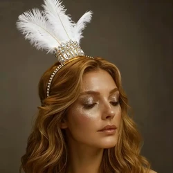 Diadema gótica victoriana de plumas con pedrería para mascarada