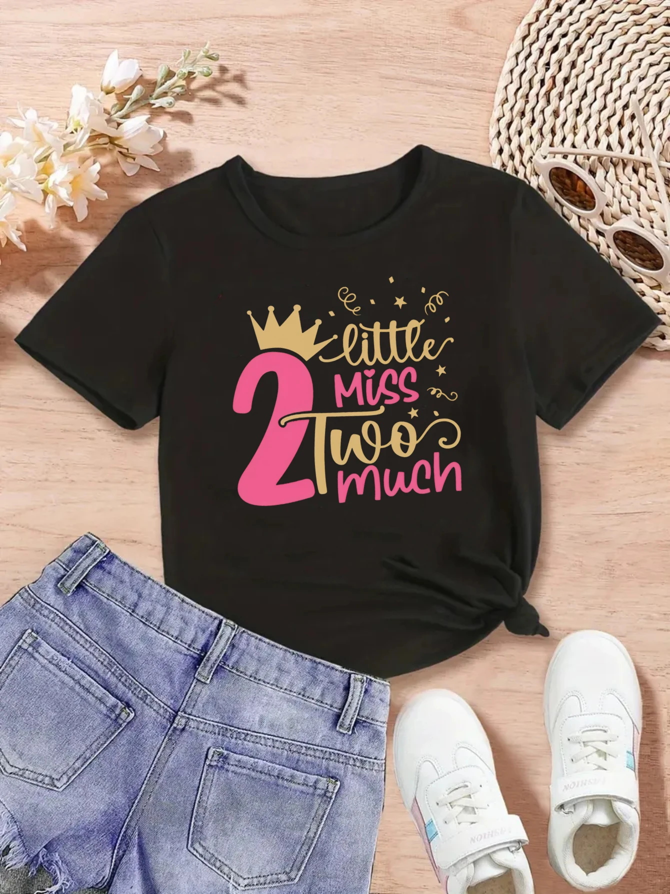 Camiseta Little Miss Two Much corona – Regalo segundo cumpleaños niña - imagen 3