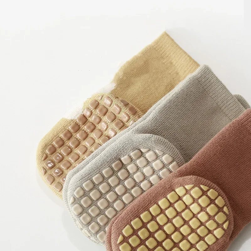 Nuevo calcetín cálido de otoño para recién nacido para niño y niña, calcetín antideslizante para interior de dibujos animados, calcetín grueso para primeros pasos para invierno - imagen 4