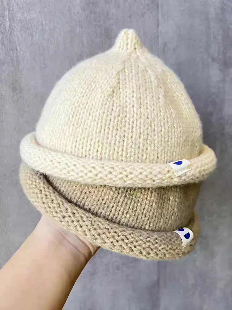Gorro tejido sin ala para bebé